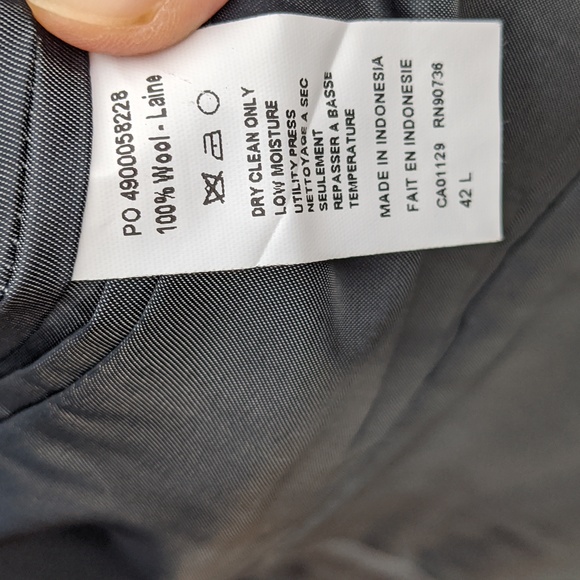 Calvin Klein, men's suite, EUC, Black, size 42L - Picture 5 of 6